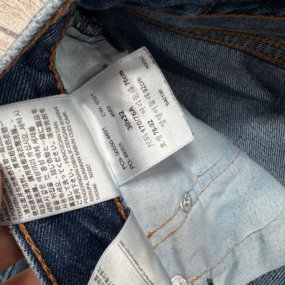 Levi's 550 Jeans Mens 30x32 Blue Denim Tapered Leg Relaxed High Rise Medium Wash - Picture 8 of 8
